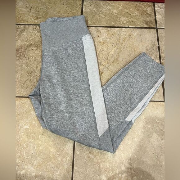 PINK Victoria's Secret Pants - Pink leggings